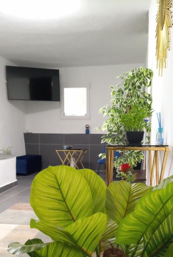 Апартаменти Casa Incrivel Refugio Lieva ,Piscina , Jacuzzi Exterior E Zona Kids Нелаш Екстер'єр фото